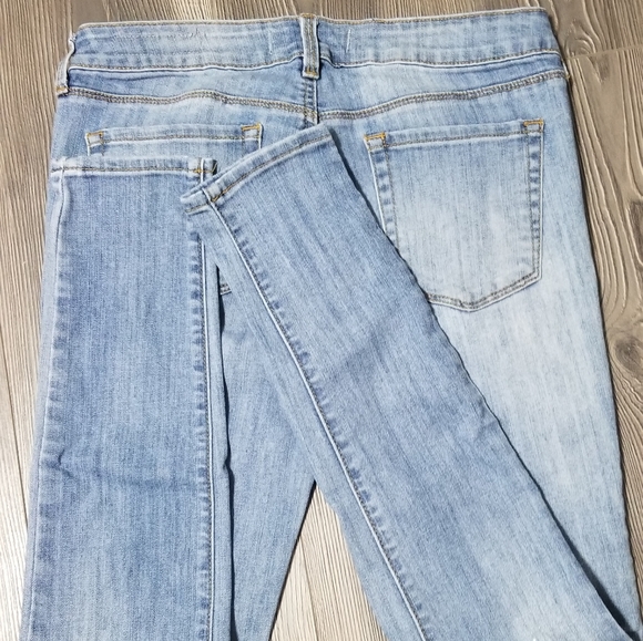 Pacsun Bullhead Low Rise Skinniest Light Wash Jeans Size 26 - Picture 3 of 6
